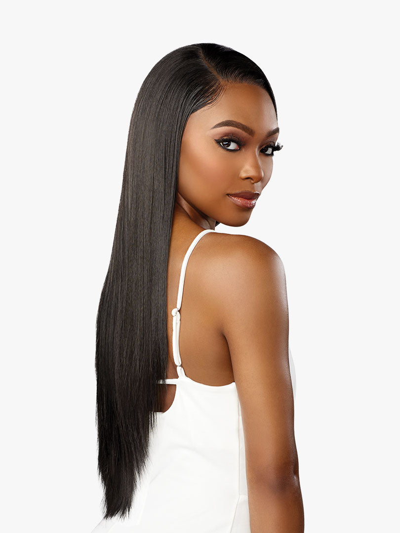 Sensationnel FULL LACE, LACE WIG
100% Full hand-tied, Baby Hair, Bare Lace, Bare Lace Full Lace Wig, Bare Lace Wig, Bare Luxe lace, Elastic Wig Band, Full Hand-tied, Glueless, Glueless lace wig, Light Diffusing, Non-Lifting Lace, Non-reflective, Pre-Plucked Hairline, Silicone cap lining